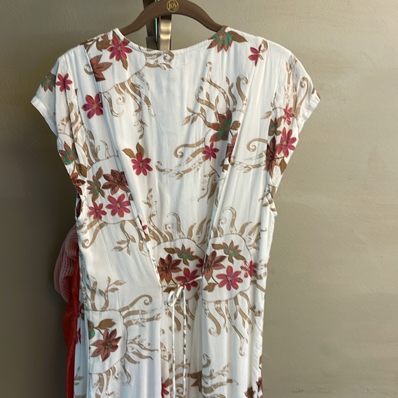 Free People size XL dress. NWT White with wine color floral print. 100% Modal - Picture 6 of 9